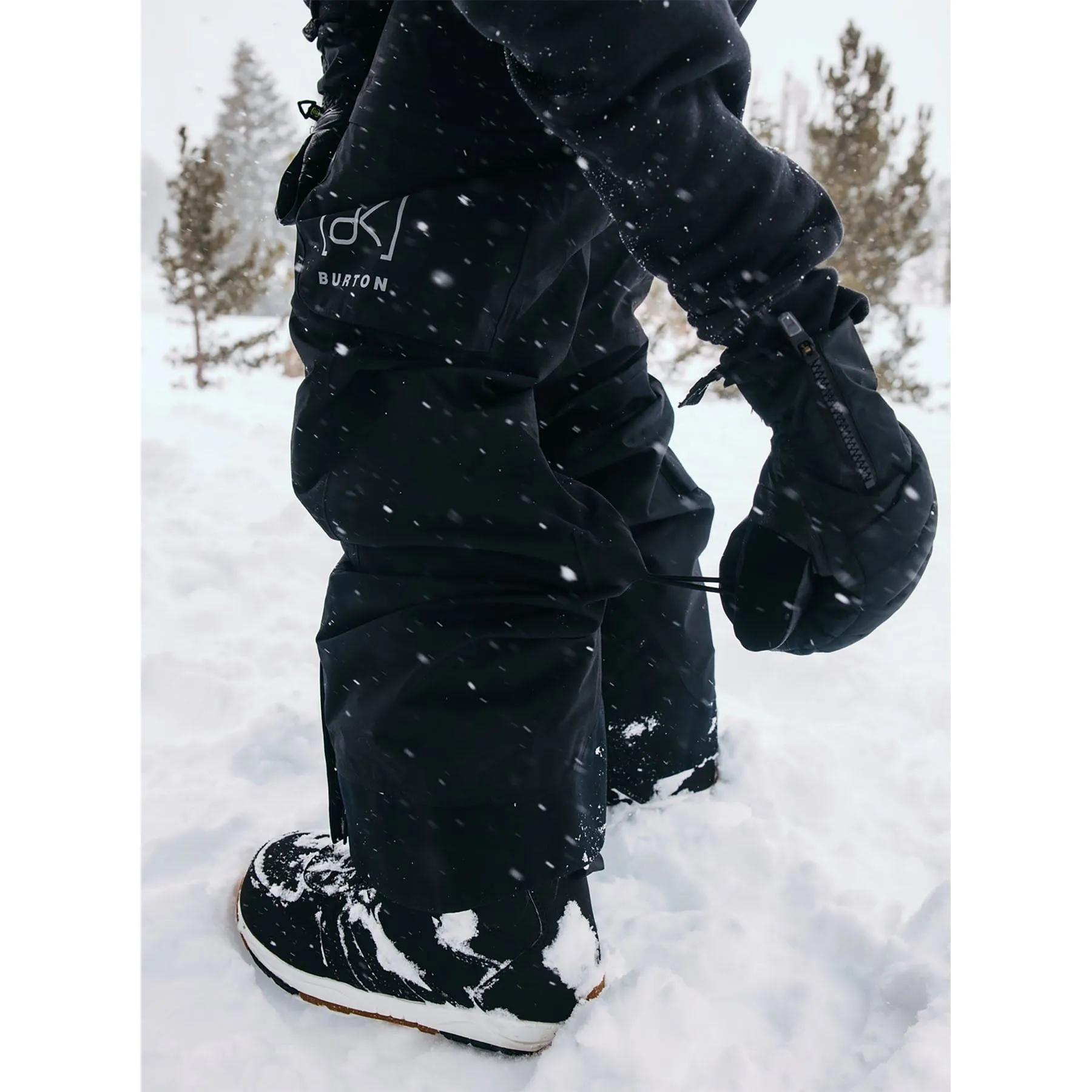 Burton Women's [ak] Kimmy GORE-TEX 2L Bib Pants 2025