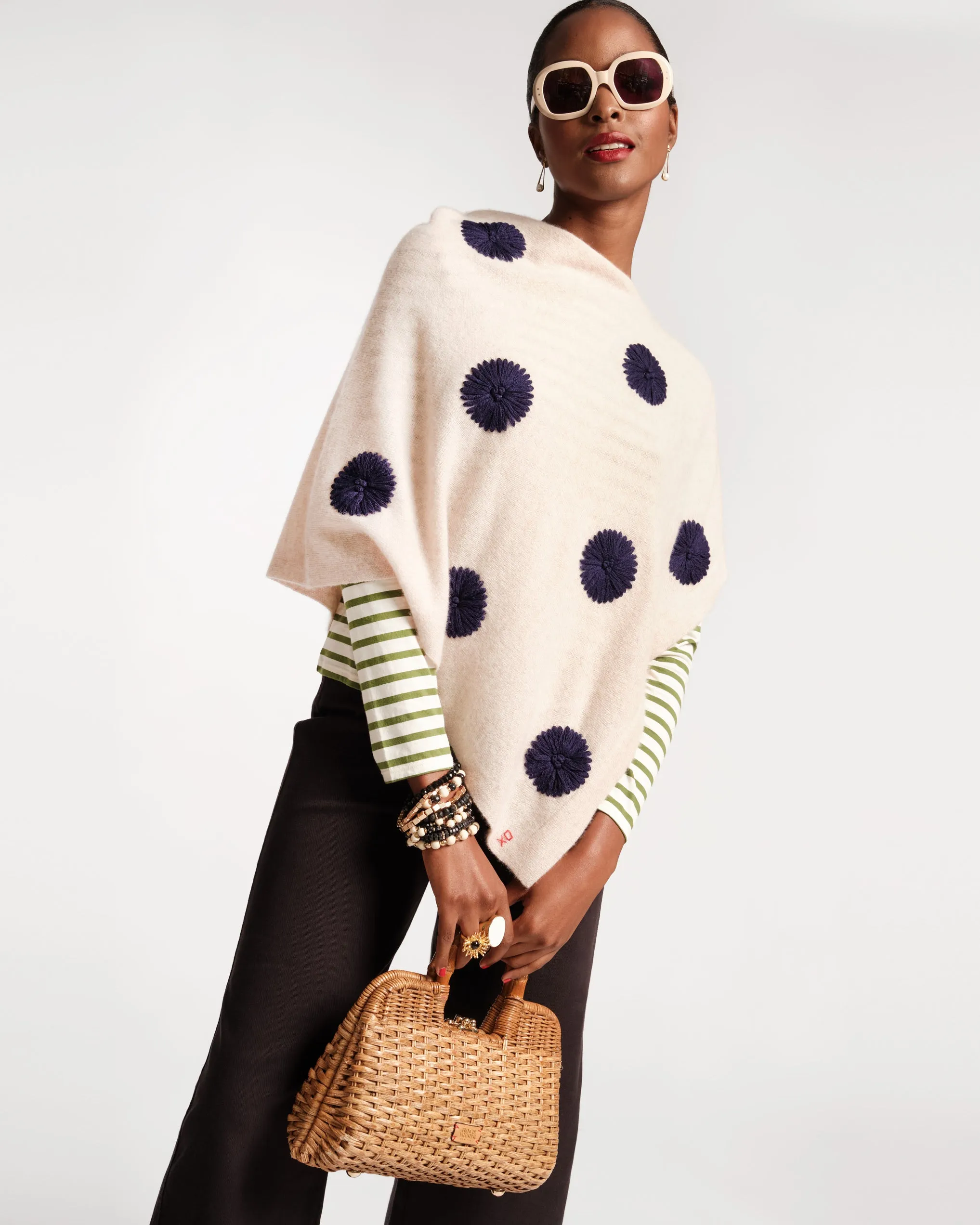 Le Petit Poncho Embroidered Flowers Oyster Navy